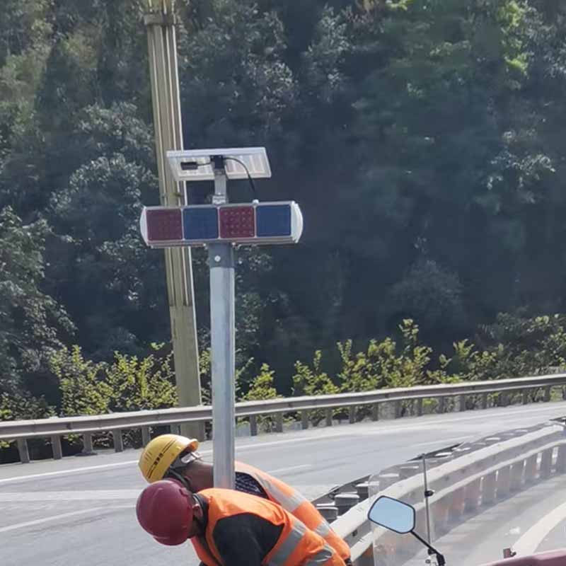 太陽能爆閃警示燈4D-3